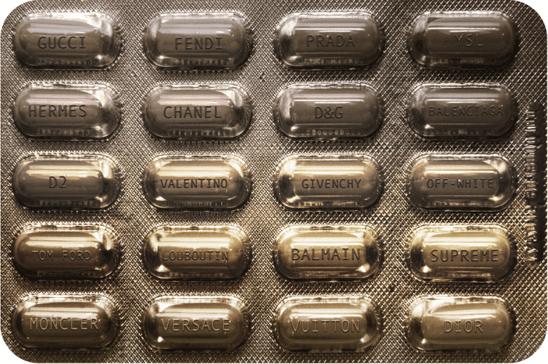 schilderij plexiglas fashion pills gold art dibond wanddecoratie