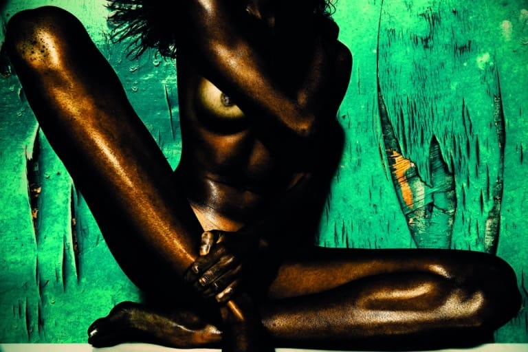 Schilderij plexiglas Nude woman sitting, front view art alu art dibond wanddecoratie